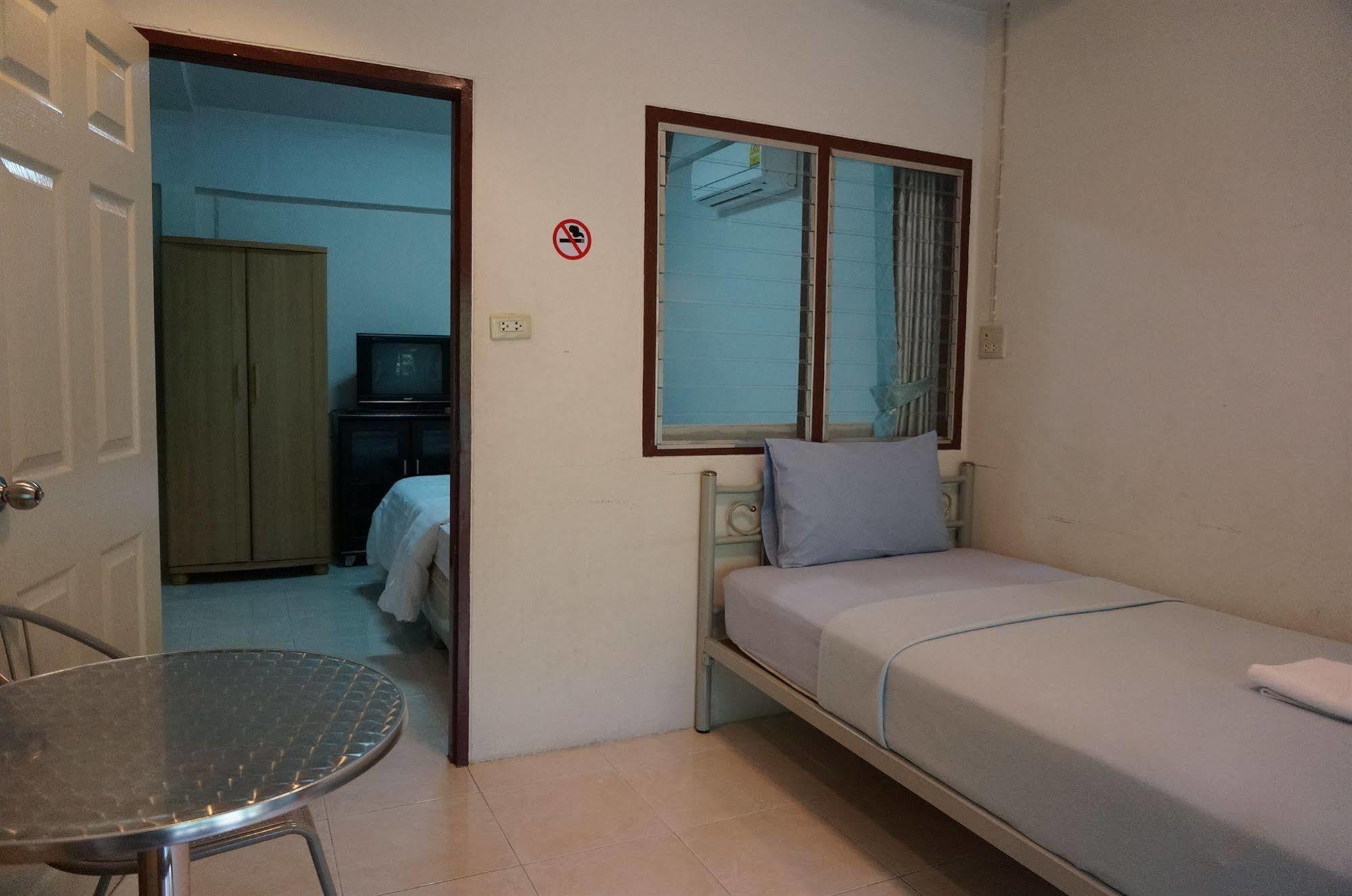 Baan Taweesuk Guest House HHQ Buitenkant foto