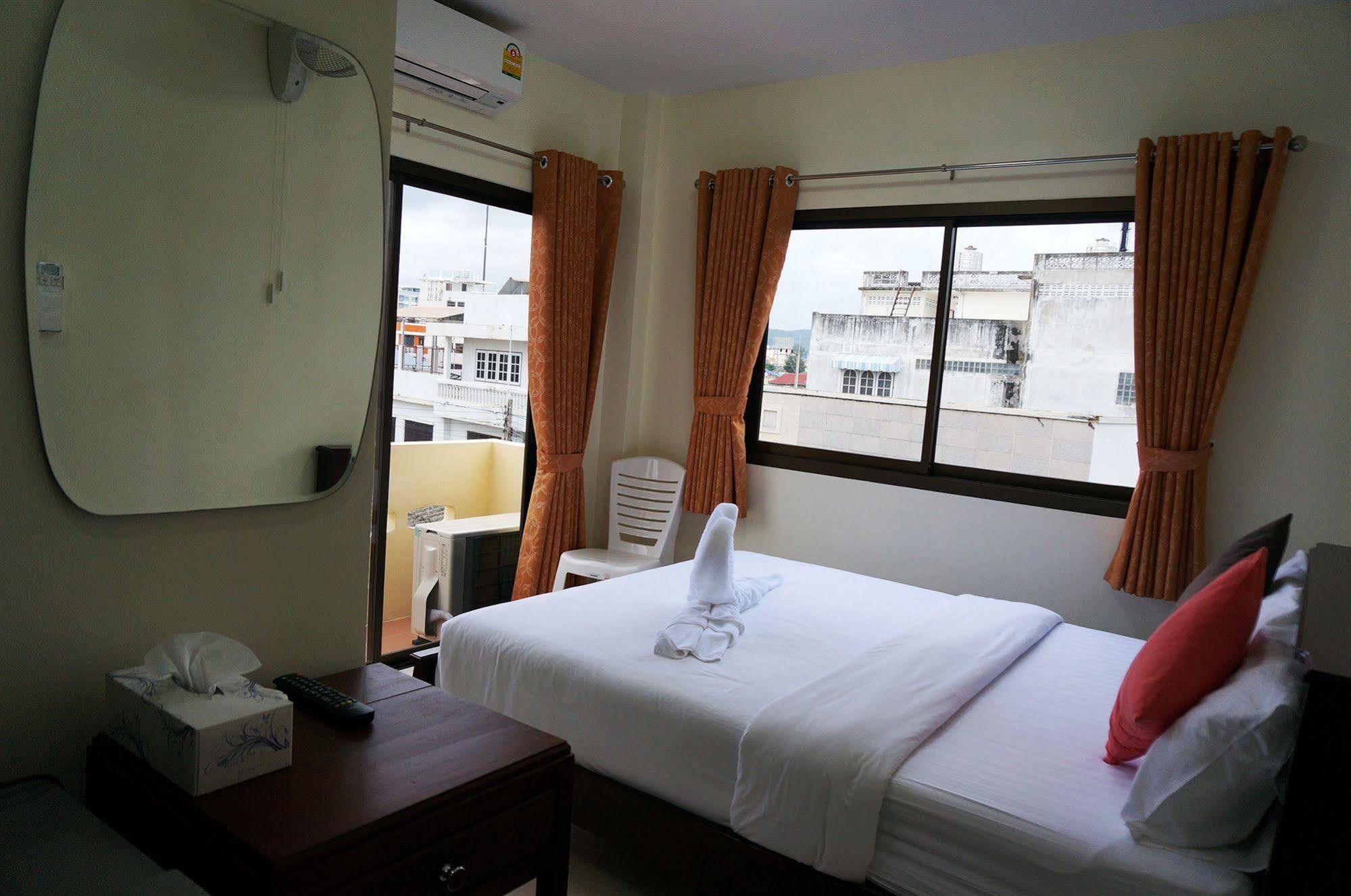 Baan Taweesuk Guest House HHQ Buitenkant foto